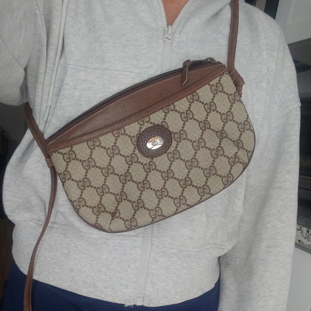 Authentic Vintage Gucci Interlocking GG Monogram Supreme Crossbody bag